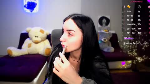 Snapshot of emma_jordan chatting on 12-17-24, 12:22 Emma online show from 12-17-24, 12:22