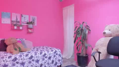 Snapshot of emma_lean chatting on 12-03-24, 04:17 whises lits online show from 12-03-24, 04:17