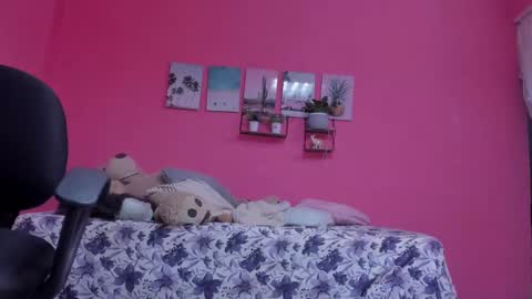 Snapshot of emma_lean chatting on 01-16-25, 12:20 whises lits online show from 01-16-25, 12:20