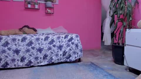 Snapshot of emma_lean chatting on 01-17-25, 12:21 whises lits online show from 01-17-25, 12:21