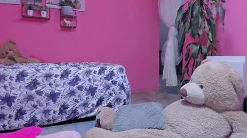 Snapshot of emma_lean chatting on 01-24-25, 01:14 whises lits online show from 01-24-25, 01:14