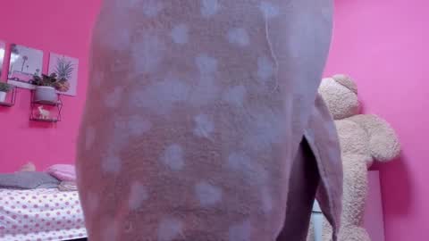Snapshot of emma_lean chatting on 01-30-25, 01:21 whises lits online show from 01-30-25, 01:21