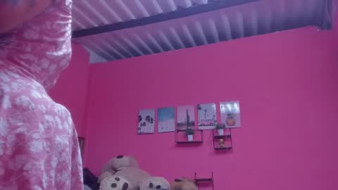 Snapshot of emma_lean chatting on 02-13-25, 01:37 whises lits online show from 02-13-25, 01:37
