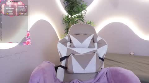 Emma online show from 11-20-25, 05:51