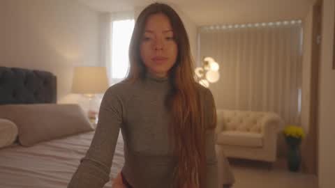 emma_lu1 online show from 02-20-25, 06:02