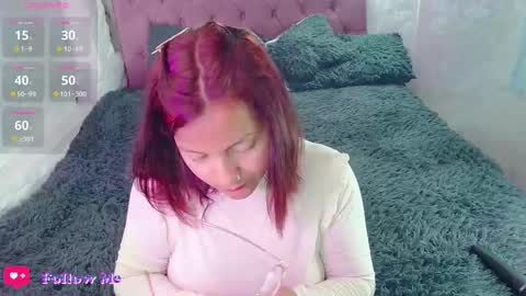 Snapshot of emma_luna1986 chatting on 01-09-25, 02:43 Emma online show from 01-09-25, 02:43