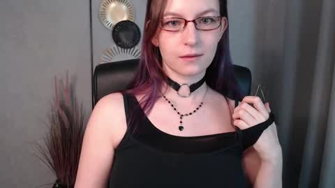 Snapshot of emma_lust94 chatting on 12-13-24, 06:42 emma online show from 12-13-24, 06:42