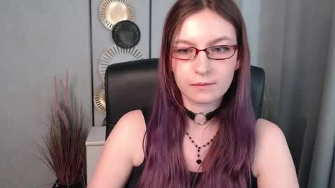 Snapshot of emma_lust94 chatting on 12-13-24, 10:51 emma online show from 12-13-24, 10:51