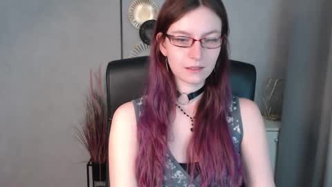 Snapshot of emma_lust94 chatting on 12-18-24, 06:43 emma online show from 12-18-24, 06:43