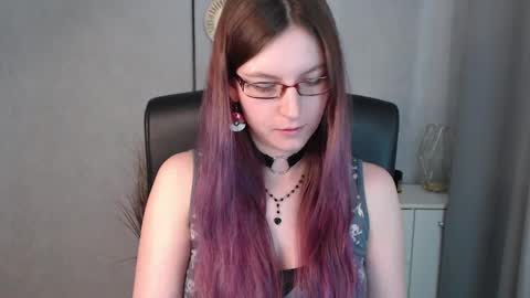 Snapshot of emma_lust94 chatting on 12-18-24, 10:19 emma online show from 12-18-24, 10:19