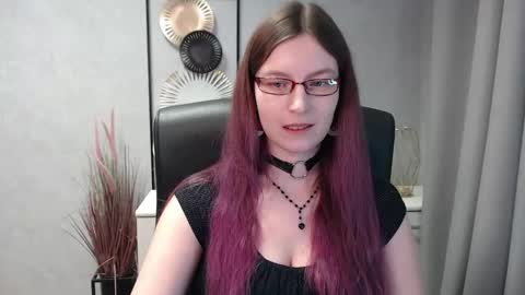 Snapshot of emma_lust94 chatting on 12-29-24, 10:45 emma online show from 12-29-24, 10:45