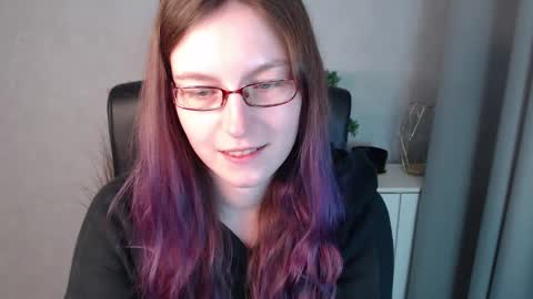Snapshot of emma_lust94 chatting on 01-09-25, 09:37 emma online show from 01-09-25, 09:37