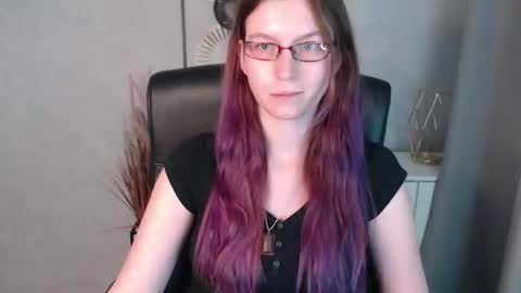Snapshot of emma_lust94 chatting on 01-13-25, 01:06 emma online show from 01-13-25, 01:06