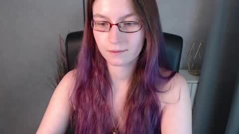 Snapshot of emma_lust94 chatting on 01-14-25, 12:45 emma online show from 01-14-25, 12:45
