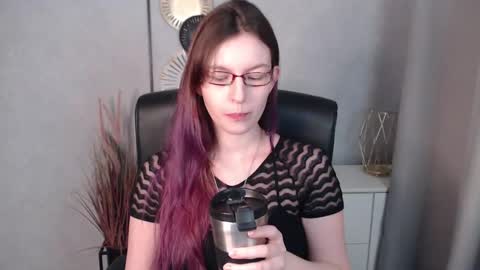 Snapshot of emma_lust94 chatting on 01-16-25, 06:35 emma online show from 01-16-25, 06:35
