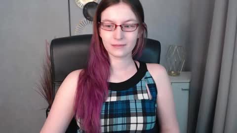 Snapshot of emma_lust94 chatting on 01-29-25, 06:43 emma online show from 01-29-25, 06:43