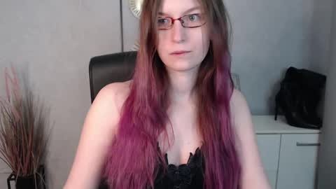 Snapshot of emma_lust94 chatting on 02-14-25, 07:07 emma online show from 02-14-25, 07:07