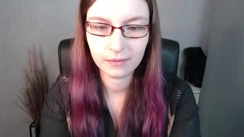 Snapshot of emma_lust94 chatting on 02-19-25, 10:12 emma online show from 02-19-25, 10:12