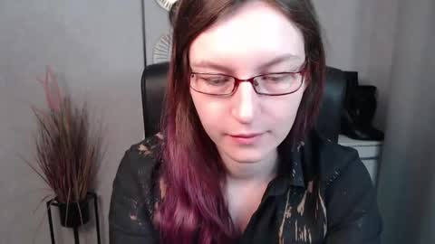 Snapshot of emma_lust94 chatting on 02-25-25, 09:31 emma online show from 02-25-25, 09:31