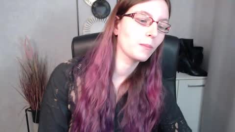 Snapshot of emma_lust94 chatting on 02-25-25, 12:34 emma online show from 02-25-25, 12:34