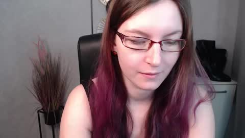 Snapshot of emma_lust94 chatting on 02-26-25, 07:09 emma online show from 02-26-25, 07:09