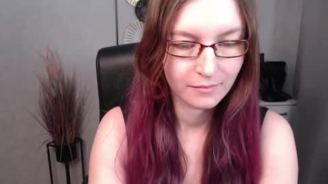 Snapshot of emma_lust94 chatting on 02-27-25, 10:26 emma online show from 02-27-25, 10:26