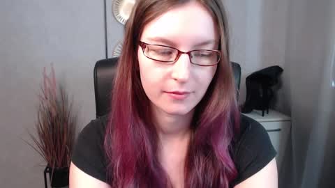 Snapshot of emma_lust94 chatting on 03-04-25, 10:24 emma online show from 03-04-25, 10:24