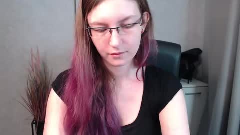 Snapshot of emma_lust94 chatting on 03-05-25, 07:27 emma online show from 03-05-25, 07:27