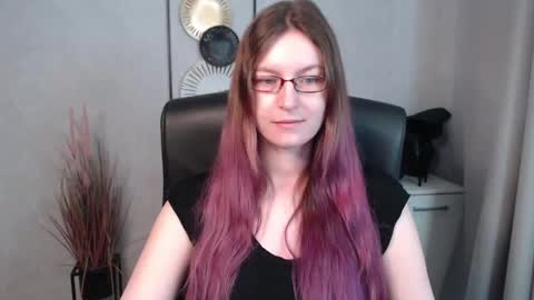 Snapshot of emma_lust94 chatting on 03-05-25, 10:33 emma online show from 03-05-25, 10:33