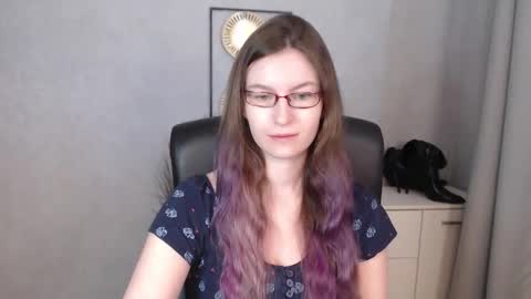Snapshot of emma_lust94 chatting on 09-16-25, 05:19 emma online show from 09-16-25, 05:19