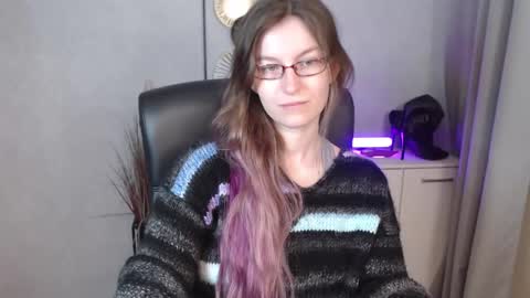 Snapshot of emma_lust94 chatting on 09-22-25, 05:31 emma online show from 09-22-25, 05:31