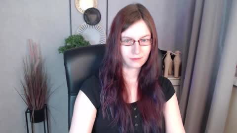 Snapshot of emma_lust94 chatting on 03-09-26, 06:28 emma online show from 03-09-26, 06:28