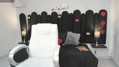 Emma  online show from 02-28-25, 12:09