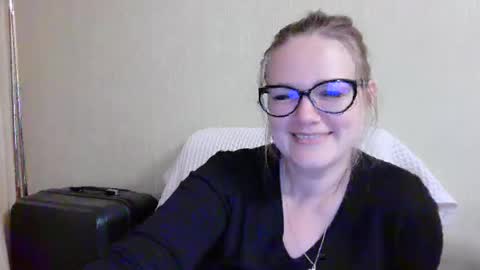 emma_misty_ online show from 09-25-25, 06:00