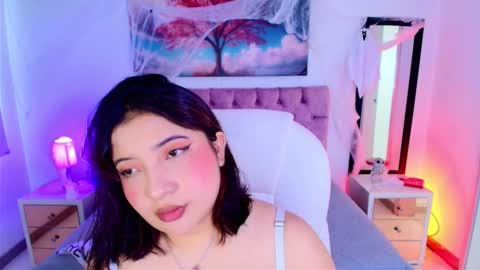 Emma Monserratt online show from 10-13-25, 06:19