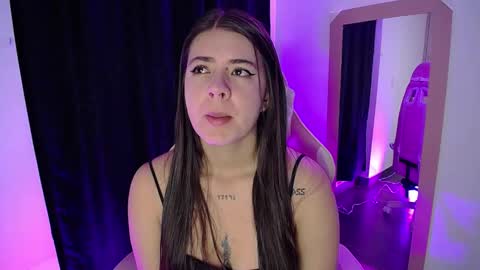 Snapshot of emma_naa chatting on 11-07-25, 01:49 Emma online show from 11-07-25, 01:49