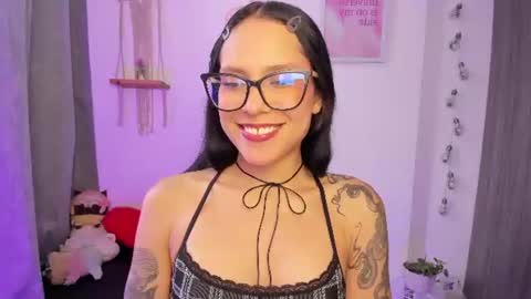 Snapshot of emma_rinaldi_ chatting on 07-28-26, 05:34 Emma online show from 07-28-26, 05:34