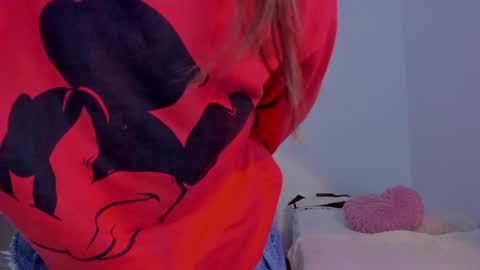 Emma   online show from 12-14-24, 09:40