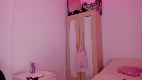 Emma   online show from 02-12-25, 01:48