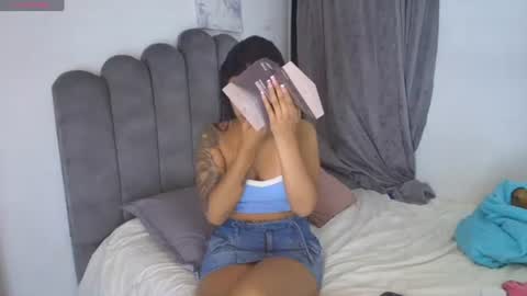 emma_saenz01 online show from 06-24-26, 05:50