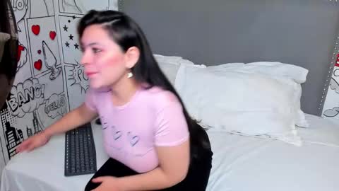 emma_saenzz_ online show from 02-24-26, 12:36