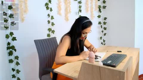 Emma Sanz online show from 05-07-26, 01:38