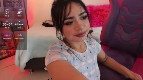 Snapshot of emma_soffia chatting on 02-12-26, 01:28 EMMA online show from 02-12-26, 01:28