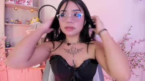 Snapshot of emma_soffia chatting on 03-02-26, 06:04 EMMA online show from 03-02-26, 06:04