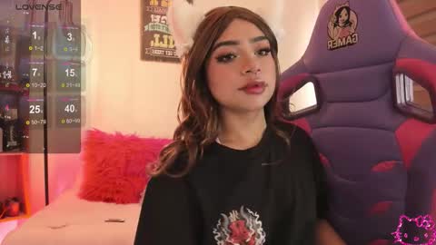 Snapshot of emma_soffia chatting on 03-05-26, 05:31 EMMA online show from 03-05-26, 05:31