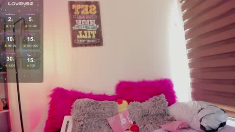 Snapshot of emma_soffia chatting on 04-18-26, 07:58 EMMA online show from 04-18-26, 07:58