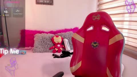 Snapshot of emma_soffia chatting on 04-30-26, 09:30 EMMA online show from 04-30-26, 09:30