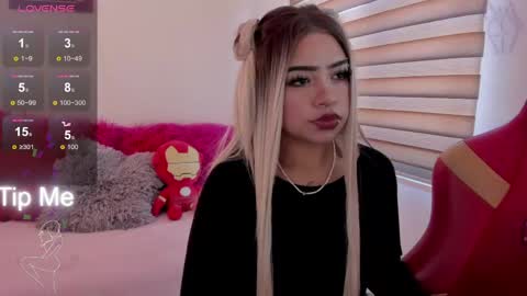 Snapshot of emma_soffia chatting on 05-09-26, 03:06 EMMA online show from 05-09-26, 03:06