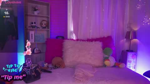 Snapshot of emma_soffia_ chatting on 02-01-25, 07:02 EMMA online show from 02-01-25, 07:02