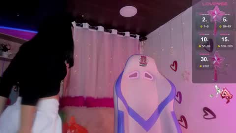 Snapshot of emma_soffia_ chatting on 03-09-25, 11:03 EMMA online show from 03-09-25, 11:03